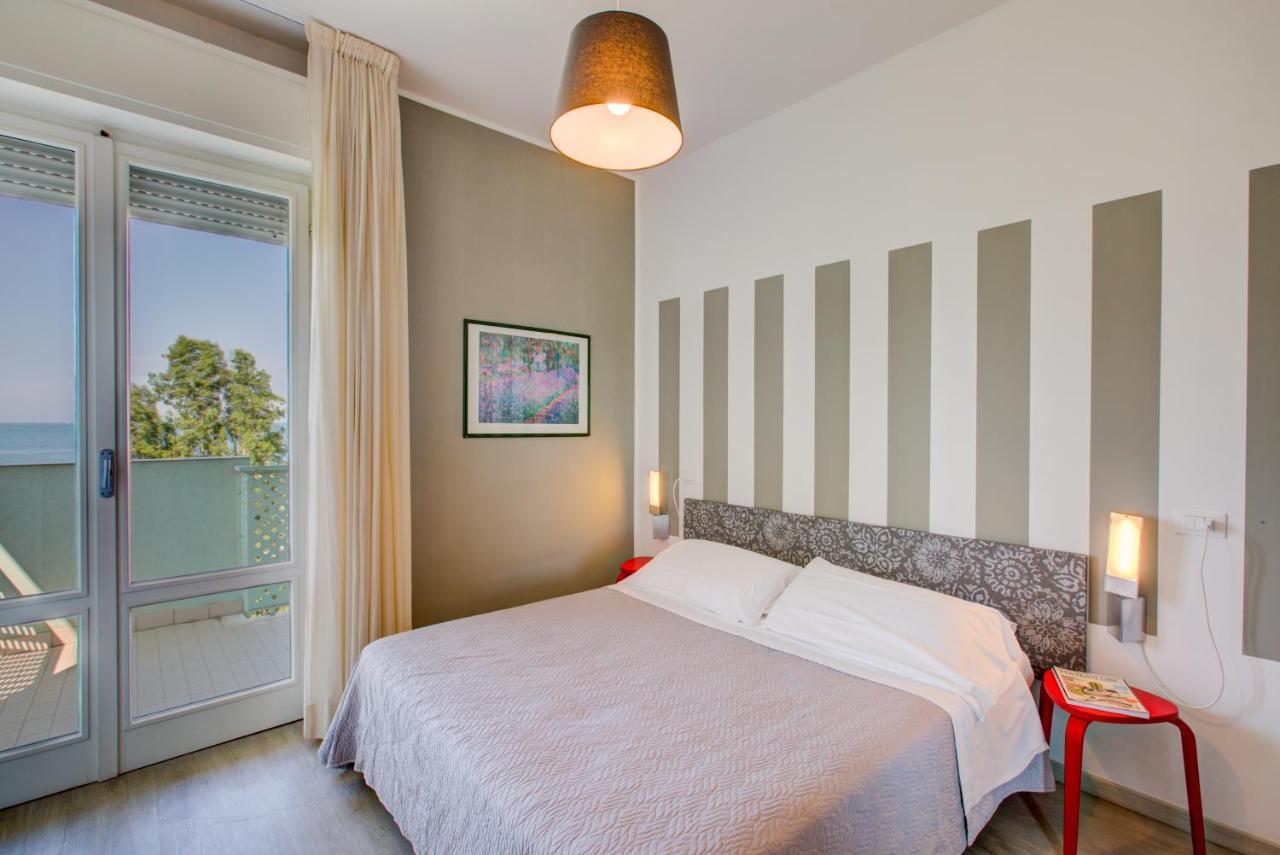 Hotel Ivano Rimini Buitenkant foto