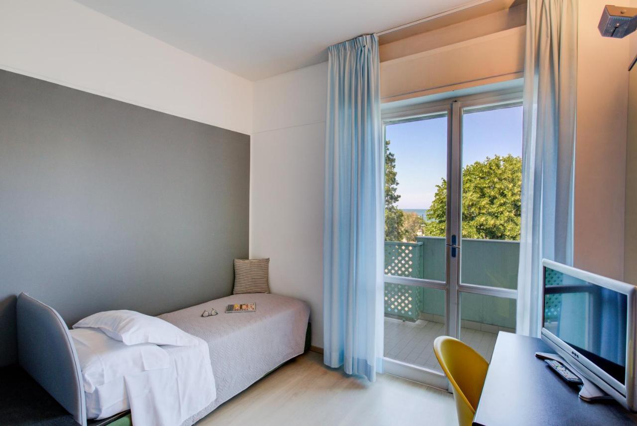 Hotel Ivano Rimini Buitenkant foto
